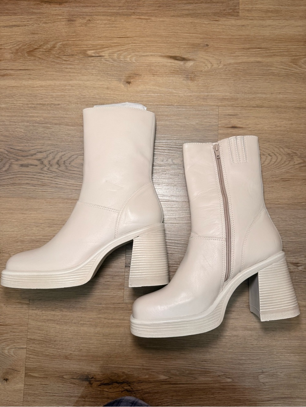 Steve Madden Fantsie Bone Leather Platform Boots – Size 8.5